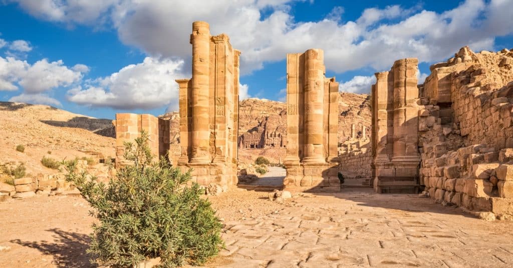 Puerta del Temenos de Petra